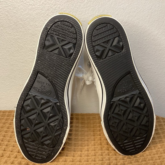 The Simpsons X Converse Chuck Taylor All Star Mens 8 Women's 6 Hi Top White - Picture 5 of 8